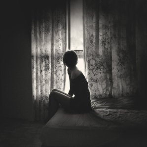 bed-black-and-white-girl-window-Favim.com-178300
